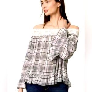 Ladies medium black & cream LOFT off the shoulder shirt blouse top